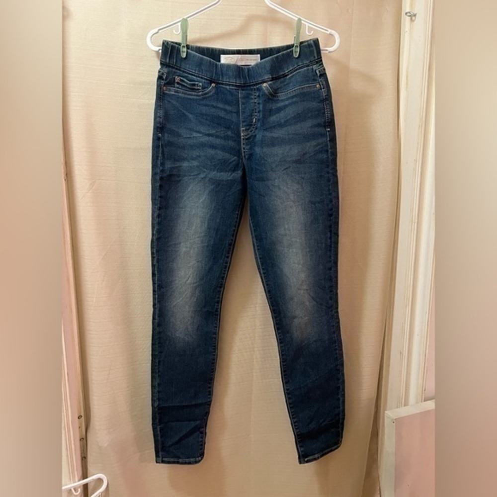 ⚫️ BOGO Levi’s stretch Jean pants size 4L